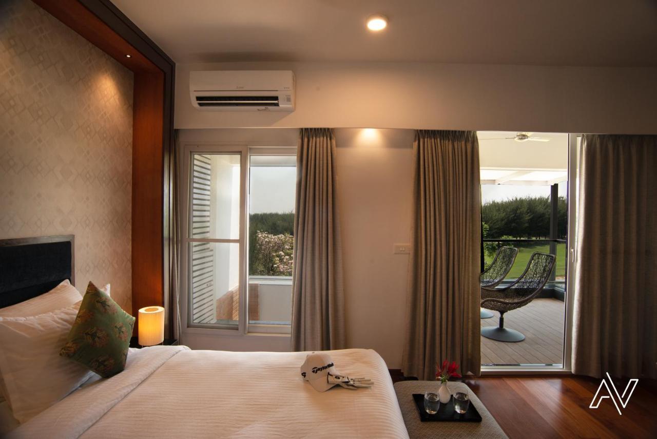 Clover Greens Golf Course And Resort Sarjāpur Exterior foto