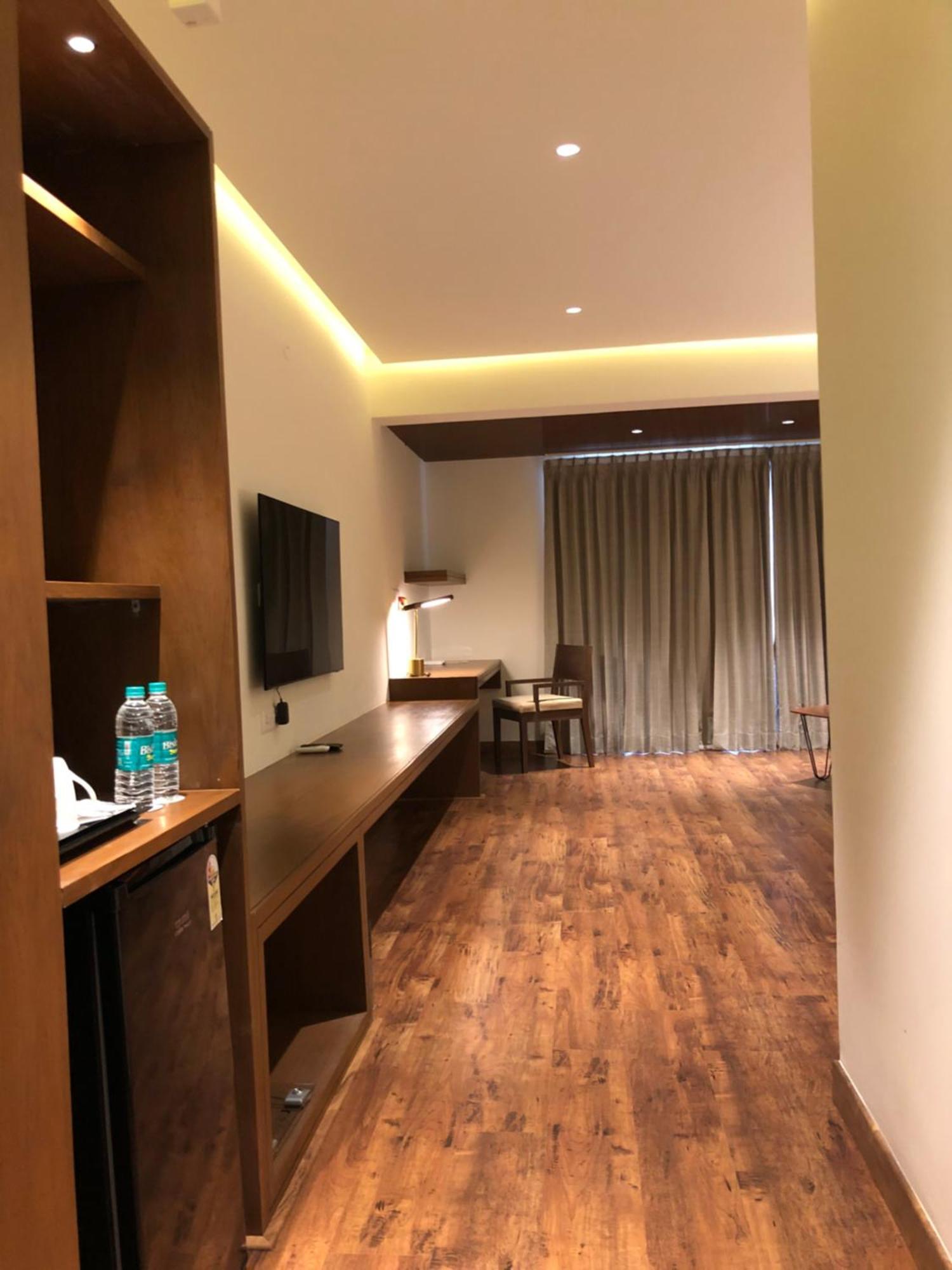 Clover Greens Golf Course And Resort Sarjāpur Exterior foto